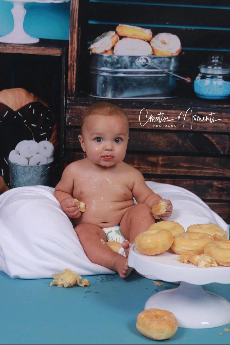 Fondos de pantalla azules de donuts diseñados por Arica Kirby para el cumpleaños de Kate