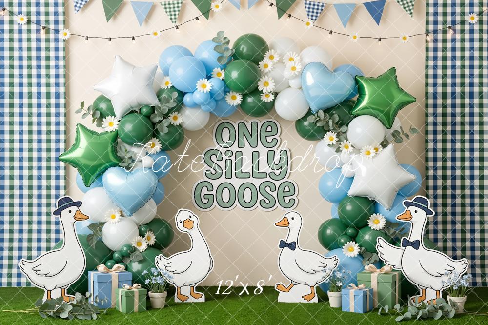 Kate Cake Smash Silly Goose Balloon Arch Green Plaid Daisy Backdrop Designed by Emetselch