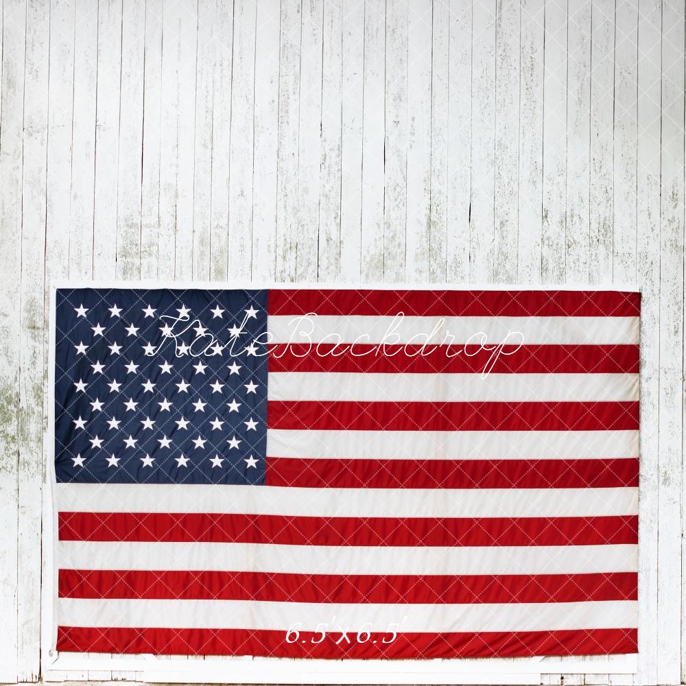 Fondo de madera blanca con bandera americana diseñado por Mandy Ringe Photography