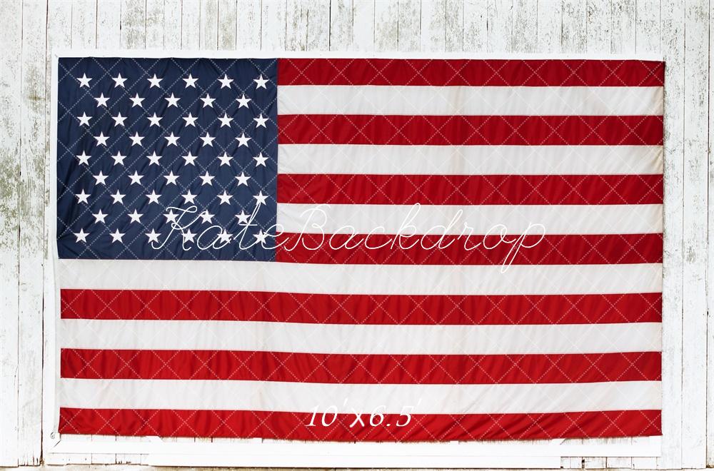 Fondo de madera blanca con bandera americana diseñado por Mandy Ringe Photography