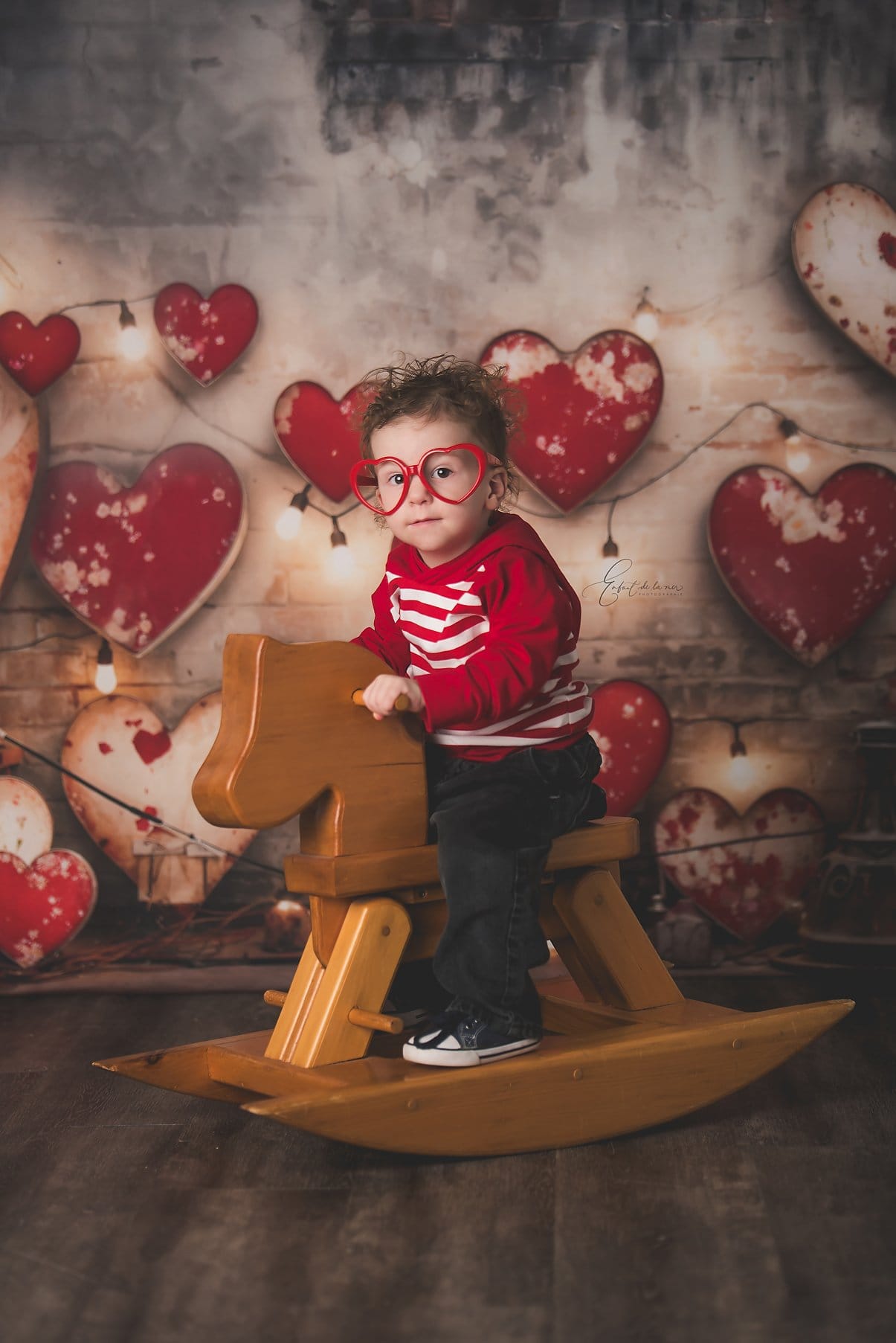 Kate Valentine's Day Industrial Sense Retro Lamp Wall Love Printed Backdrop Designed by Emetselch