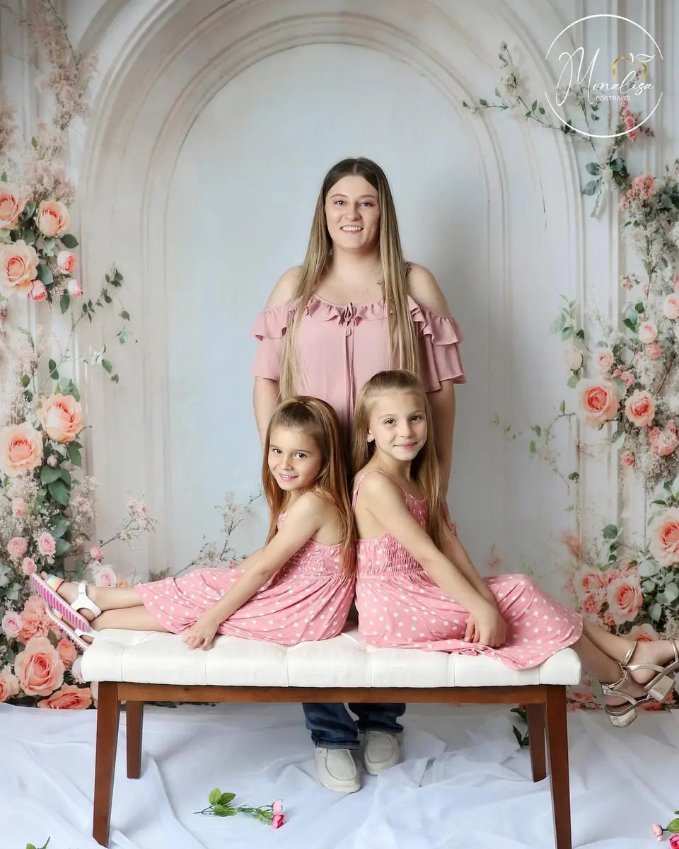 Spring Bruidsboeket Witte Boogmuur Foto Achtergrond Ontworpen door Emetselch