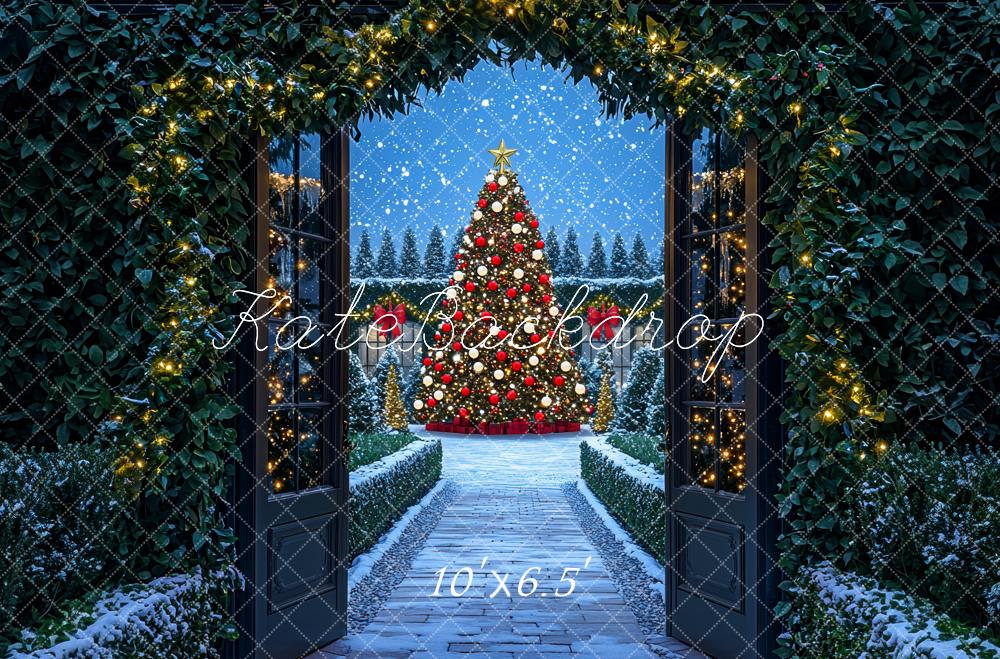 Fondo de Puerta Abierta de Árbol de Navidad Jardín Nevado con Luces diseñado por Mini MakeBelieve