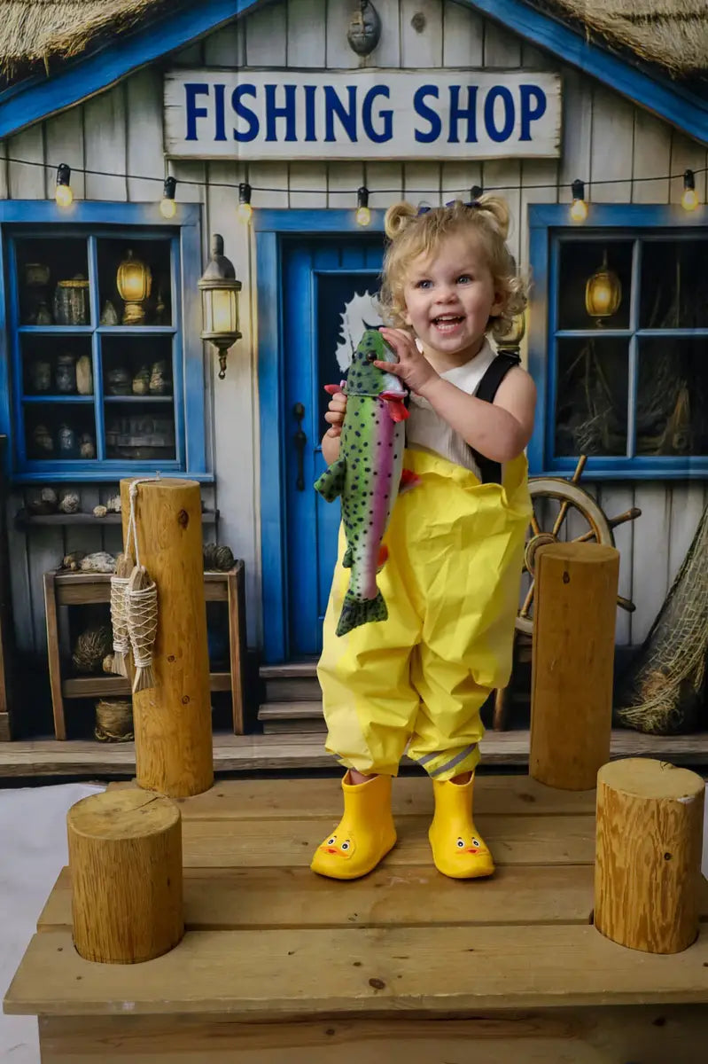 Negozio di pesca sfondo nautico progettato da Ashley Paul