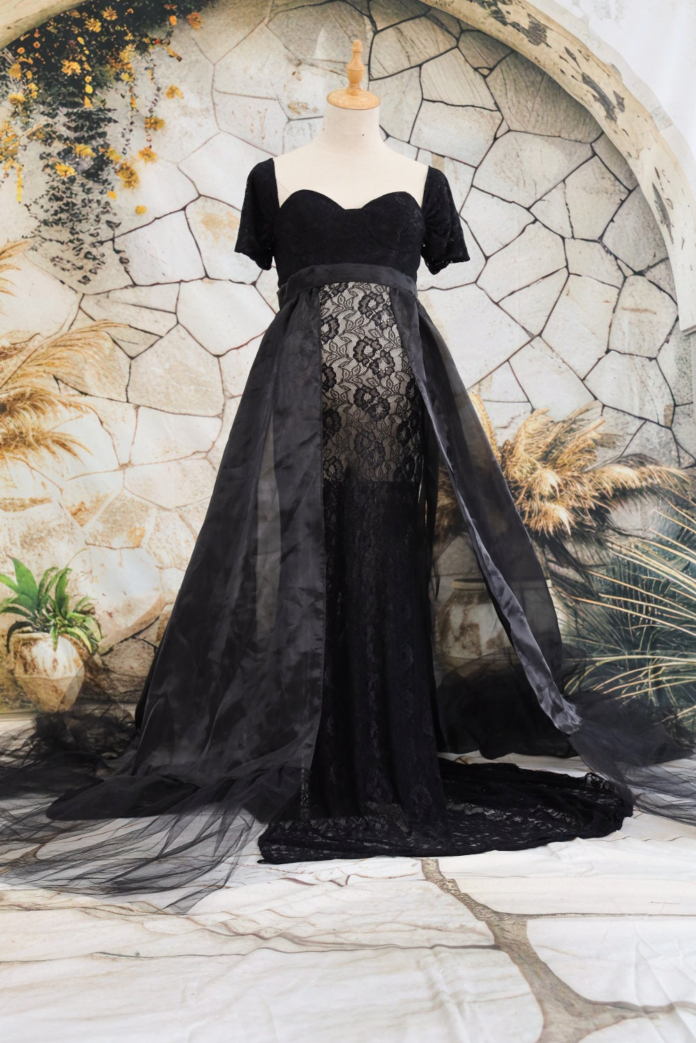 Kate Lace Short Sleeved Strapless Black Custom Maternity Photoshoot Gowns