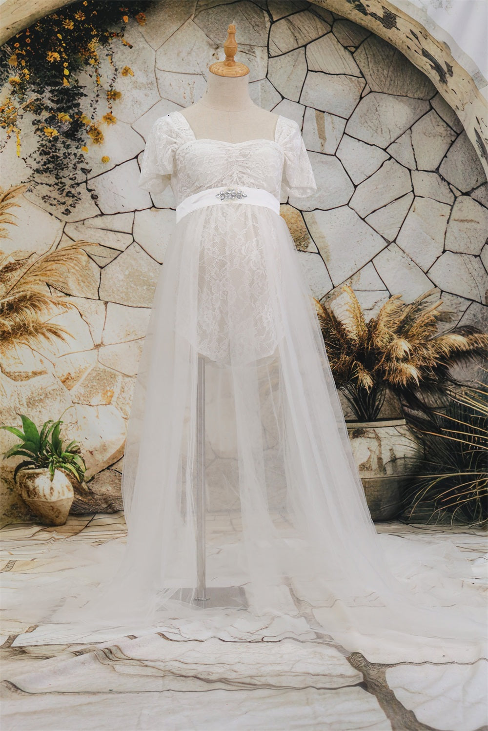 Kate White Lace Short Sleeved Strapless Custom Maternity Photoshoot Gowns, M / White Kate White Lace Short Sleeved Strapless Custom Maternity Photoshoot Gowns, M / White