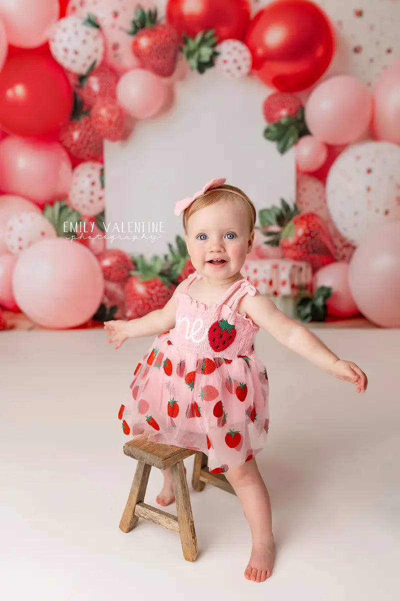 Fondo de globos de fresa de primavera para pastel de smash diseñado por Emetselch