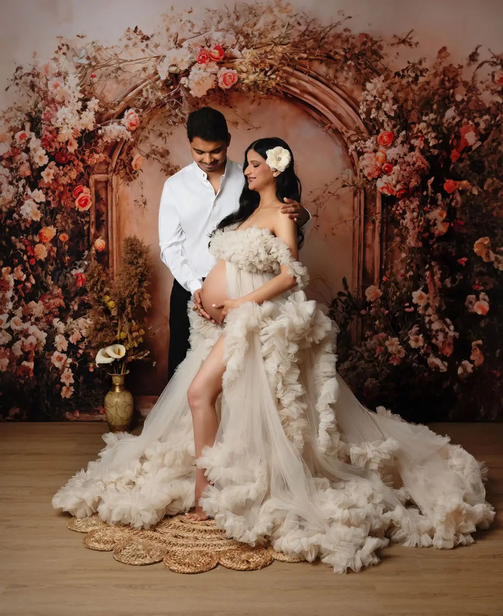 Zonnige Beige Bloemenmuur Voorjaarsachtergrond Ontworpen door Emetselch