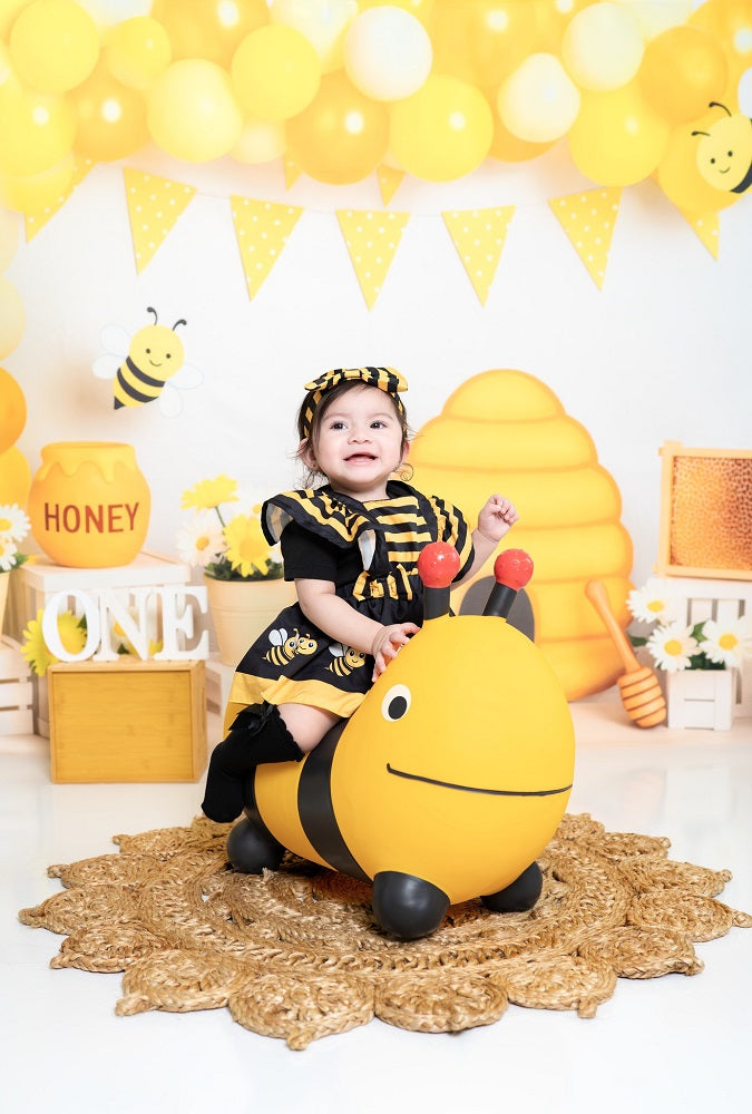 Smash Cake Ape Alveare Sfondo Palloncino Designed by Patty Roberts