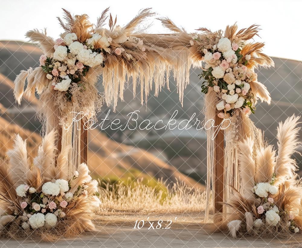 Arco de flores al aire libre boho diseñado por Patty Roberts