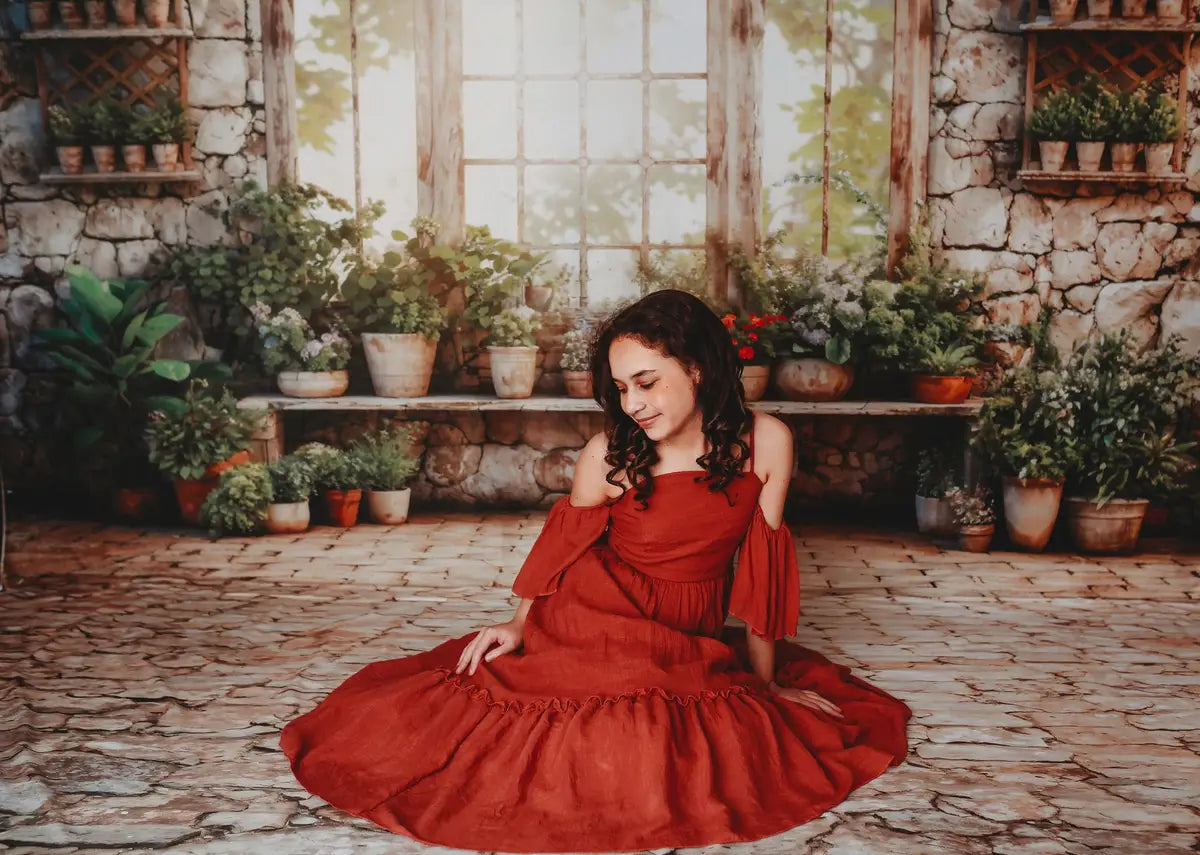 Piante verdi di primavera per finestra soleggiata sfondo realizzato da Catena Fotografica