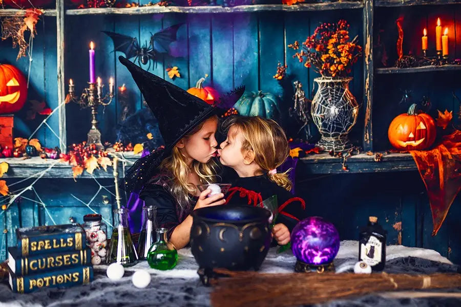 Fondo de tienda de calabaza de madera verde desgastada para Halloween Designed by Emetselch