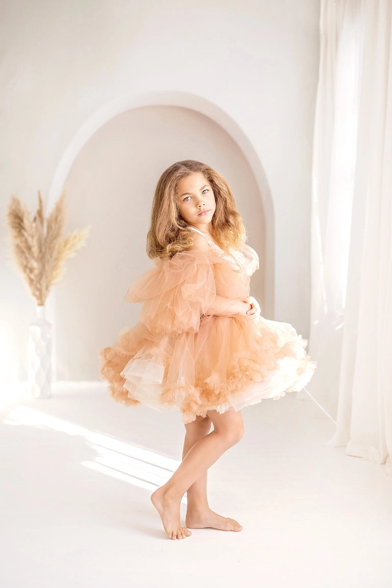 Witte kunstarchmuurachtergrond ontworpen door Kate afbeelding