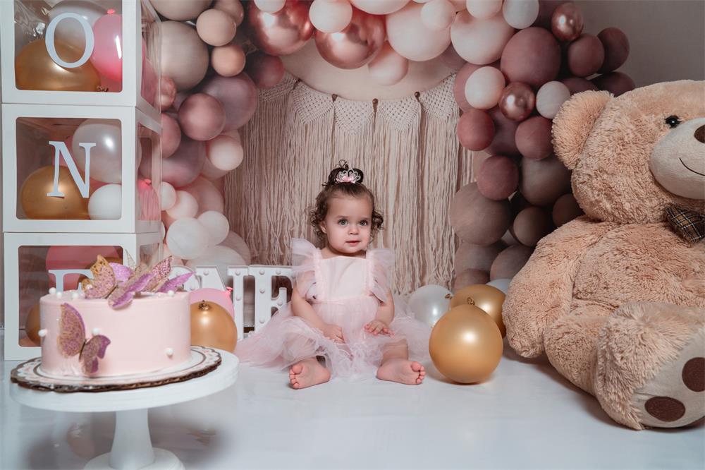 Matte Ballonnenboog Fleece Foto Achtergrond Macramé Muurdecoratie Ontworpen door Mandy Ringe Fotografie