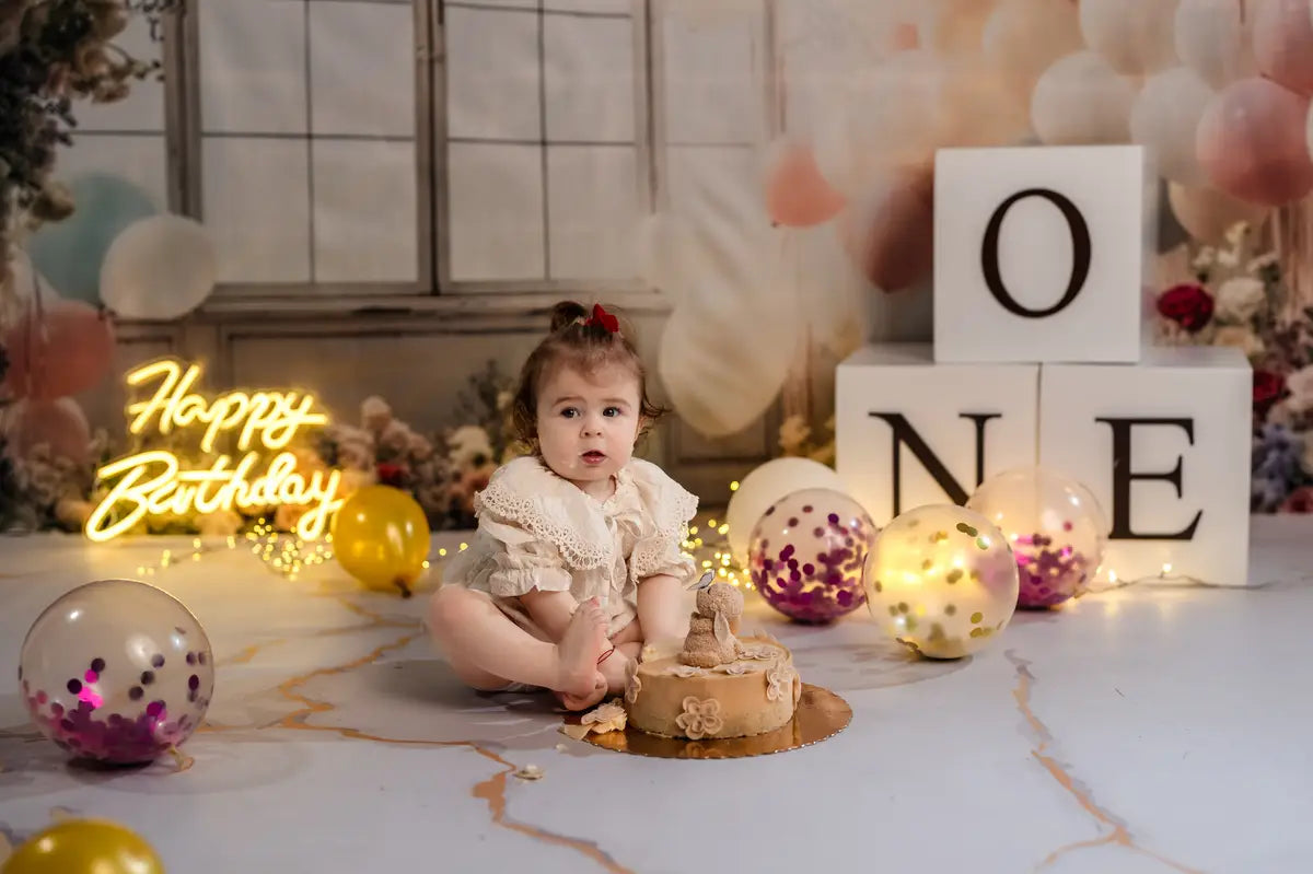 Fondo de Primavera desgastado y luminoso diseñado por Mini MakeBelieve para una fiesta en sala de bodas y cumpleaños