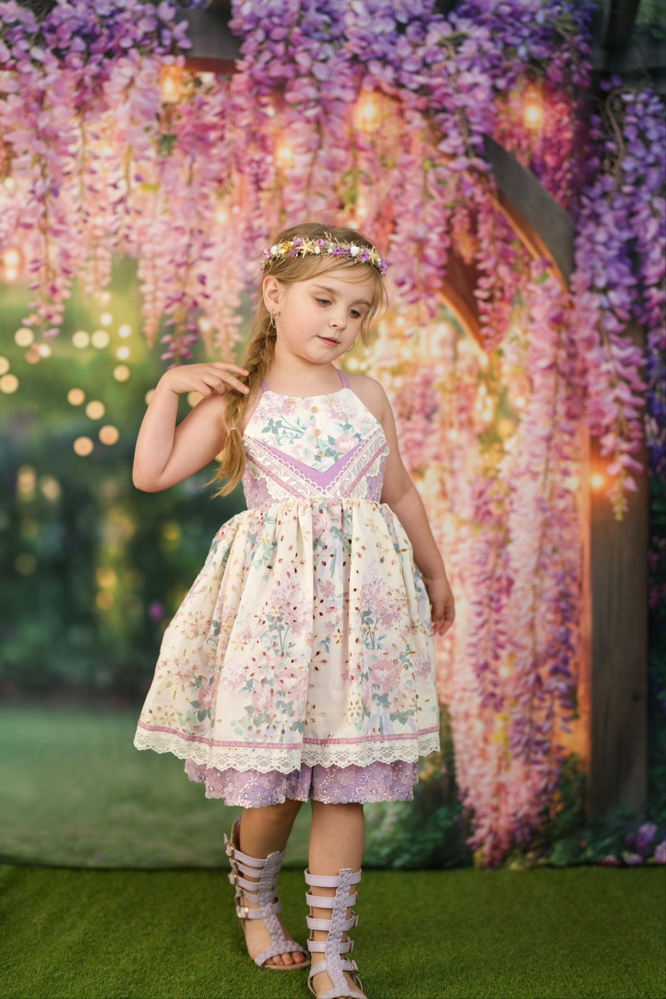 Arco de Flores de Glicinia con Luces de Jardín Fondo Diseñado por Kate Imagen