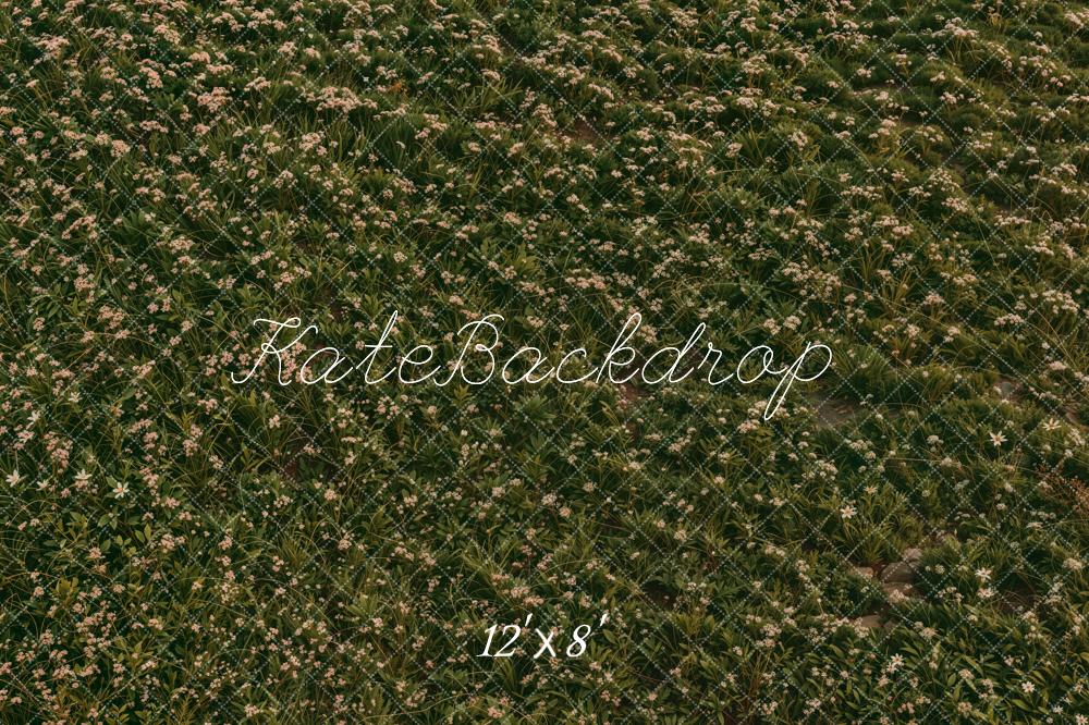 Spring Green Floral Meadow Foto Achtergrond Designed by Emetselch