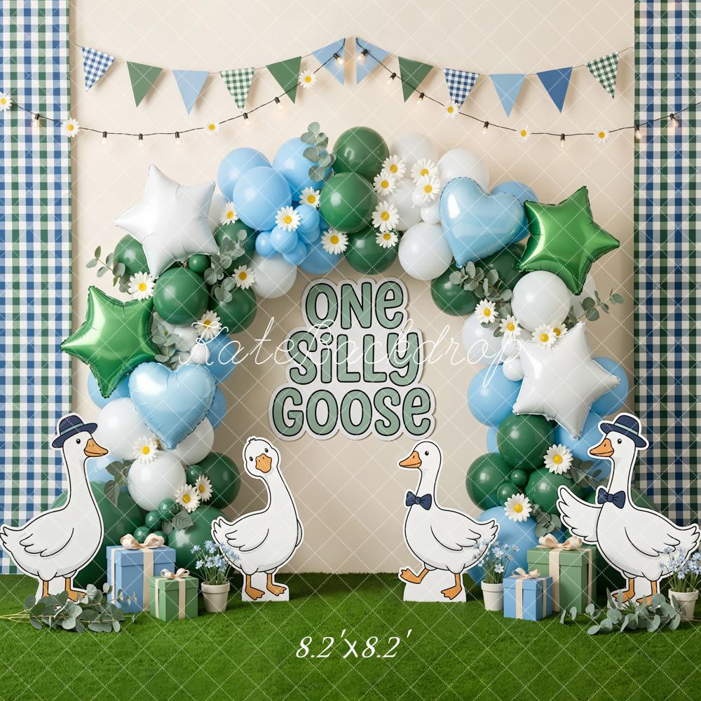 Kate Cake Smash Silly Goose Balloon Arch Green Plaid Daisy Backdrop Designed by Emetselch