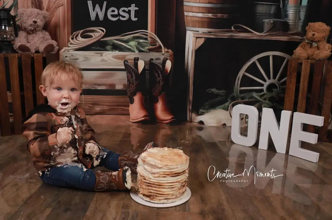 Sfondo murale Wild West Cowboy Marrone in Stile Retrò Progettato da Patty Robert