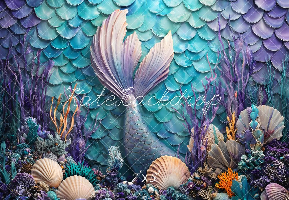 Coda di Sirena Sottomarina Sfondo di Conchiglie e Alga Designed by Emetselch