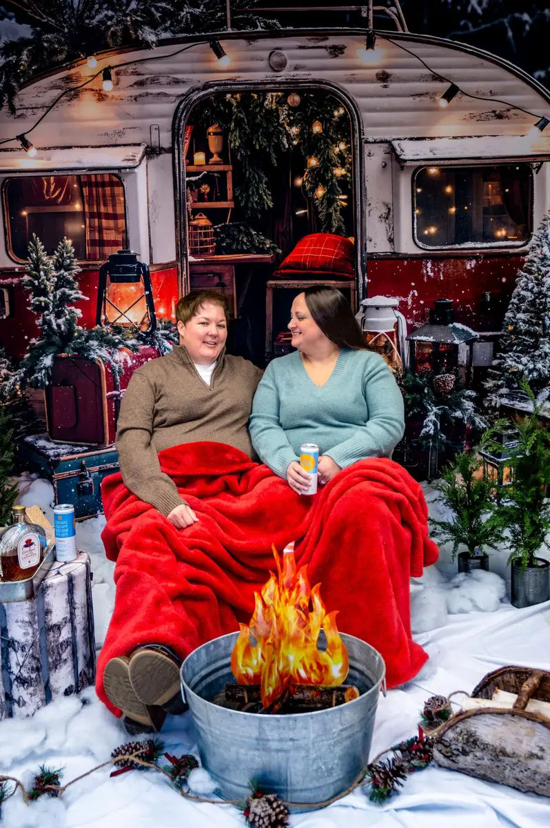 Kerstnacht koffer rood en wit kampeerautoachtergrond ontworpen door Emetselch