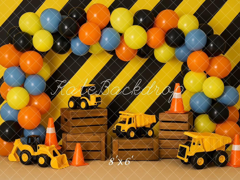 Fondo de globos de obra de construcción Cake Smash Diseñado por Patty Roberts