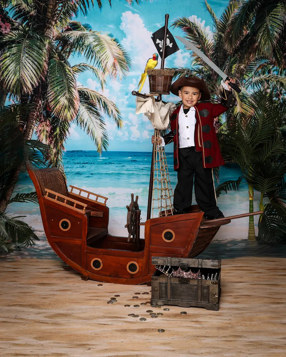 Zomerse zeestrand roze bloem groene boom blauwe lucht witte wolk golven achtergrond ontworpen door Emetselch