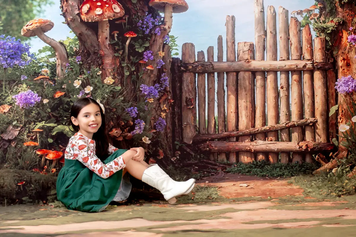 Favola della fiera di primavera: arco di legno con sfondo ai funghi + Sfondo del prato della foresta di funghi primaverile fantasy