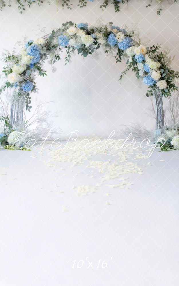 Sweep White Floral Arch Blue Flowers Foto Achtergrond Designed by Patty Robert