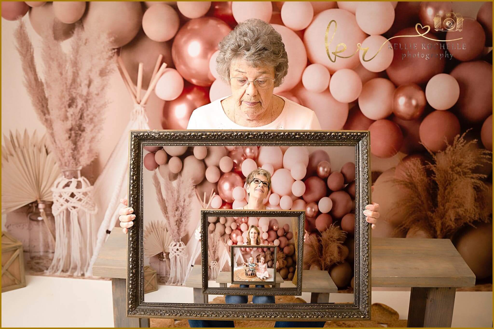 Decoración de globos de estilo boho y fondo de carpa de primavera diseñado por Mandy Ringe Photography