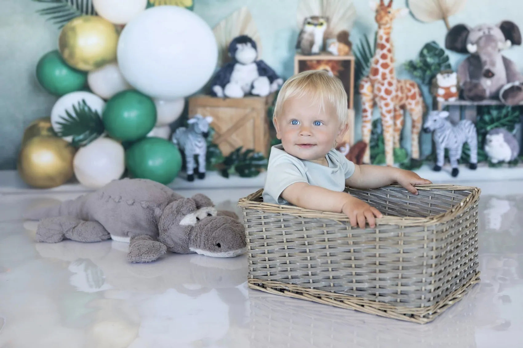 Groene ballonnen bosdieren achtergrond ontworpen door Emetselch