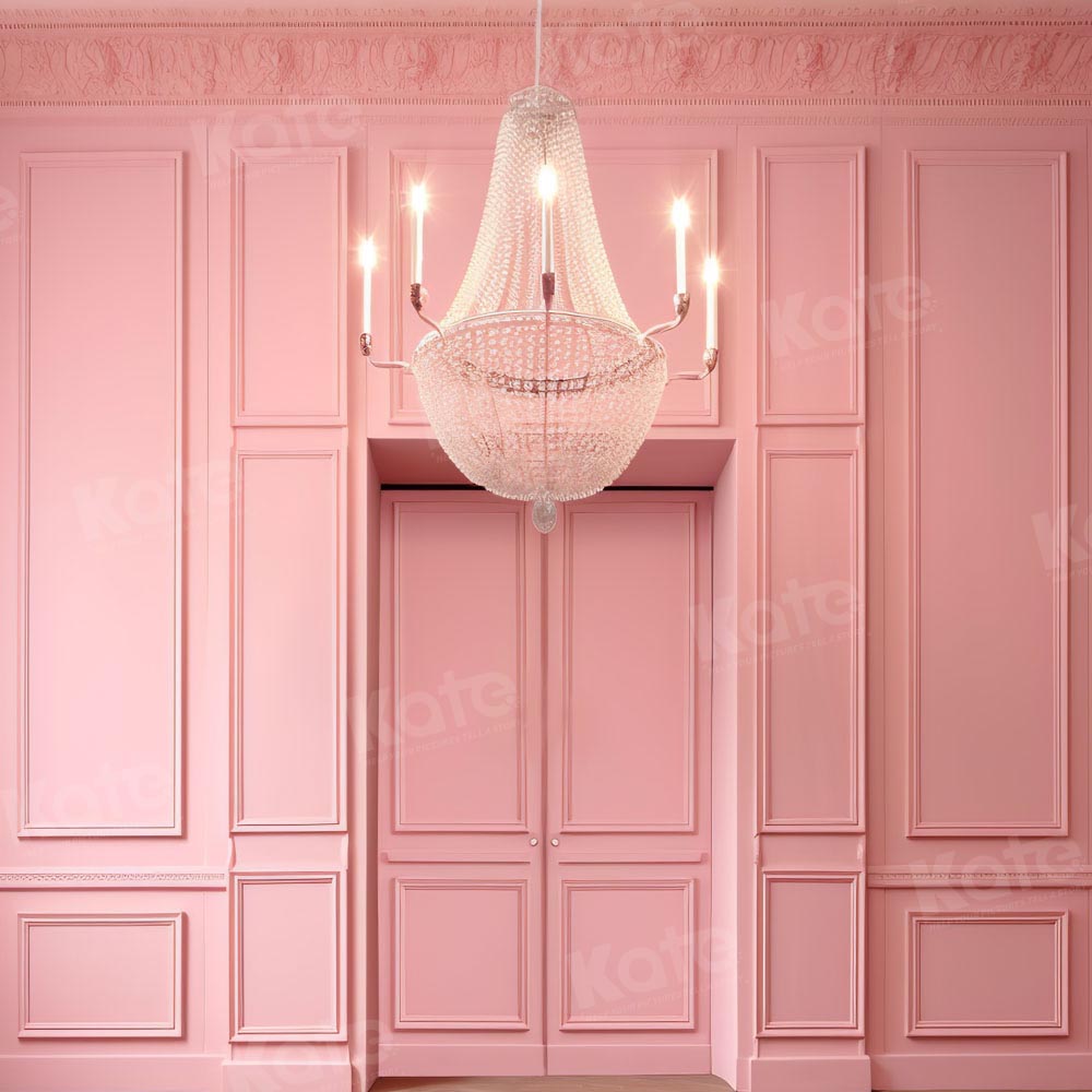 Muñeca de moda rosa fantasy retro con fondo de pared diseñado por Chain Photography