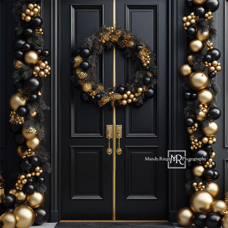 Elegante fondo de puerta delantero navideño en negro y oro diseñado por Mandy Ringe Photography