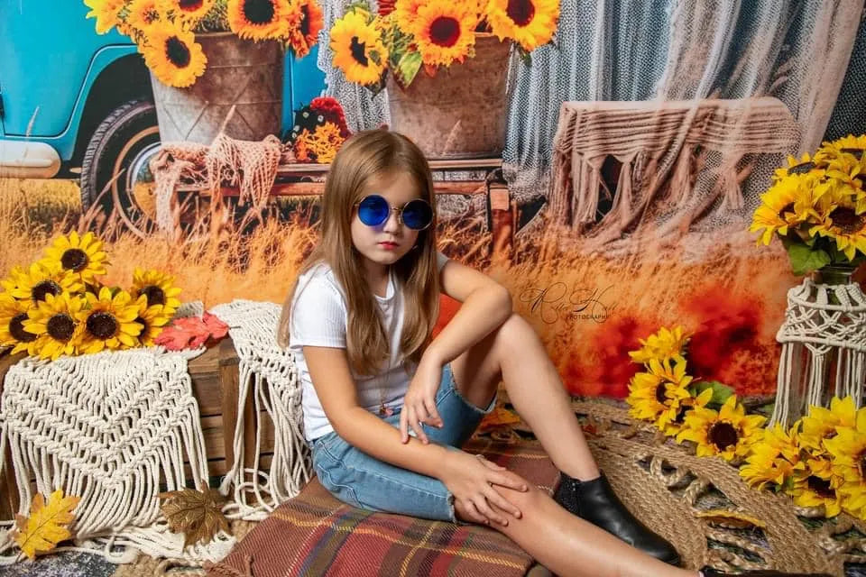 Herfst zonnebloemblauw-witte autobus achtergrond voor fotografie