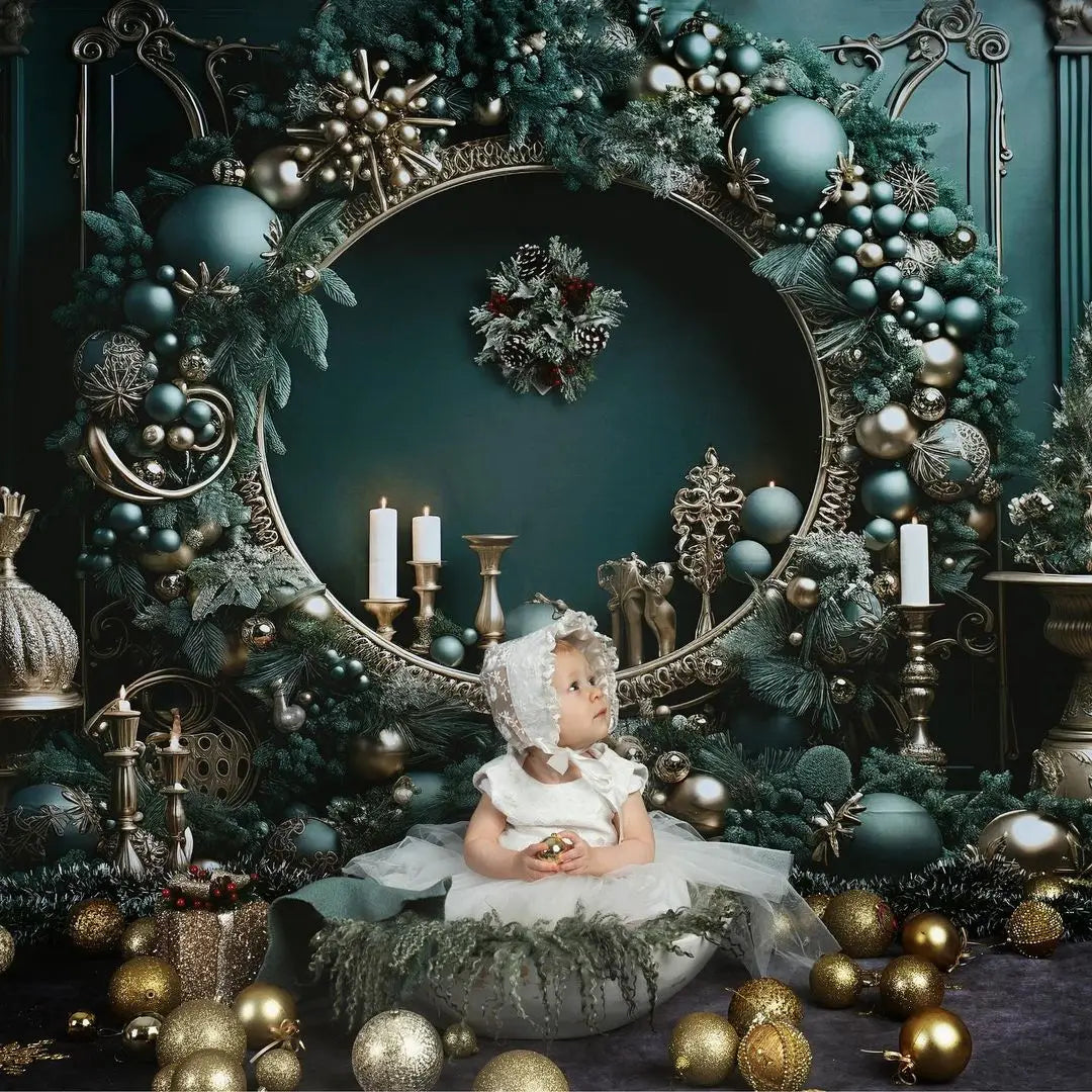 Corona natalizia verde vintage per parete con sfondo in pile disegnato da Emetselch