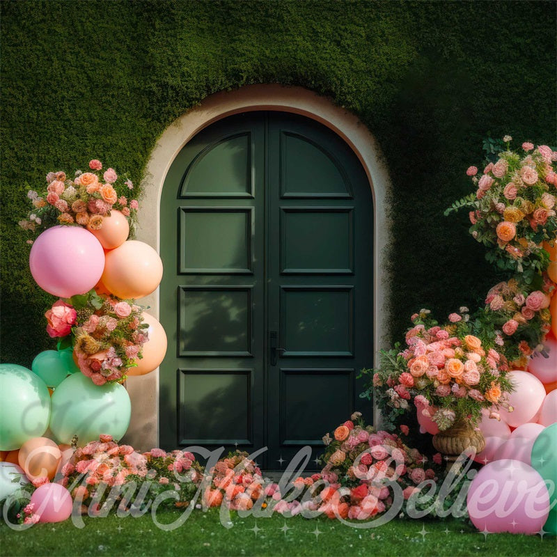 Exterieur muur gras ballonnen feestachtergrond ontworpen door Mini MakeBelieve