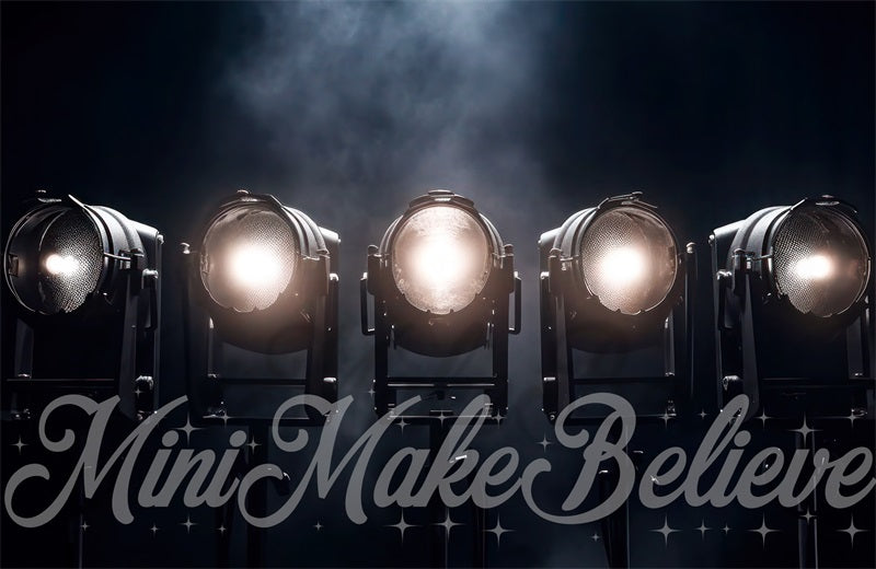 Escenario de baile deportivo de la escuela secundaria diseñado por Mini MakeBelieve.