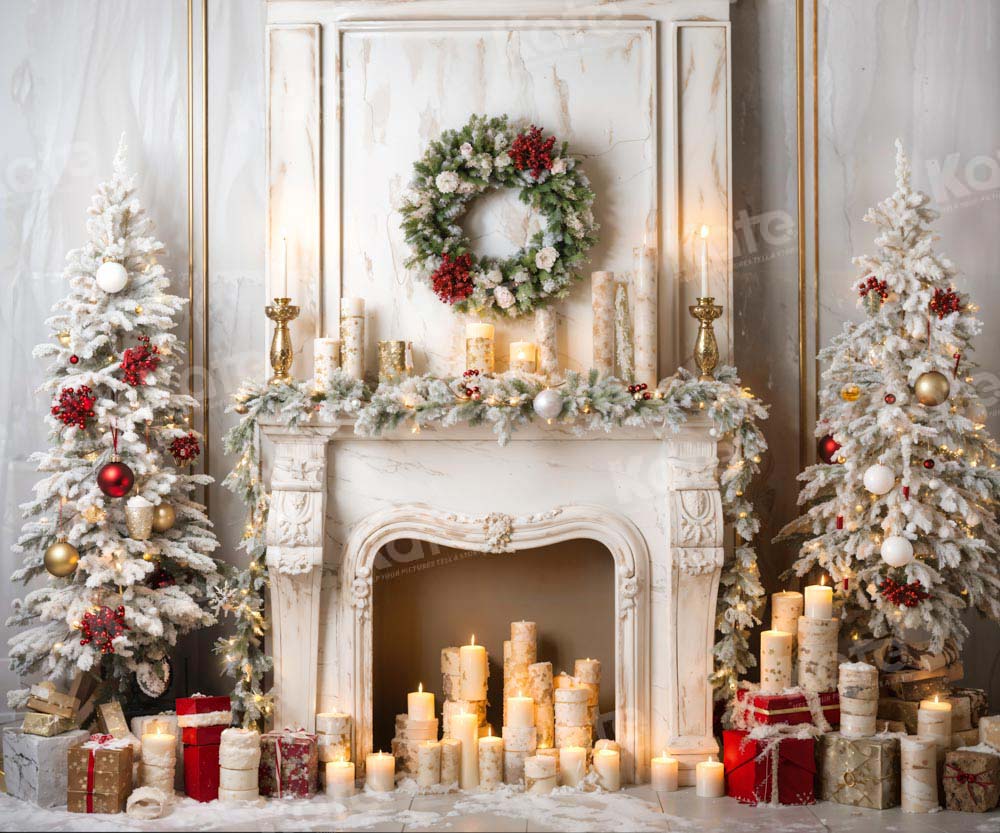 Soporte de velas blancas para árbol de Navidad diseñado por Chain Photography