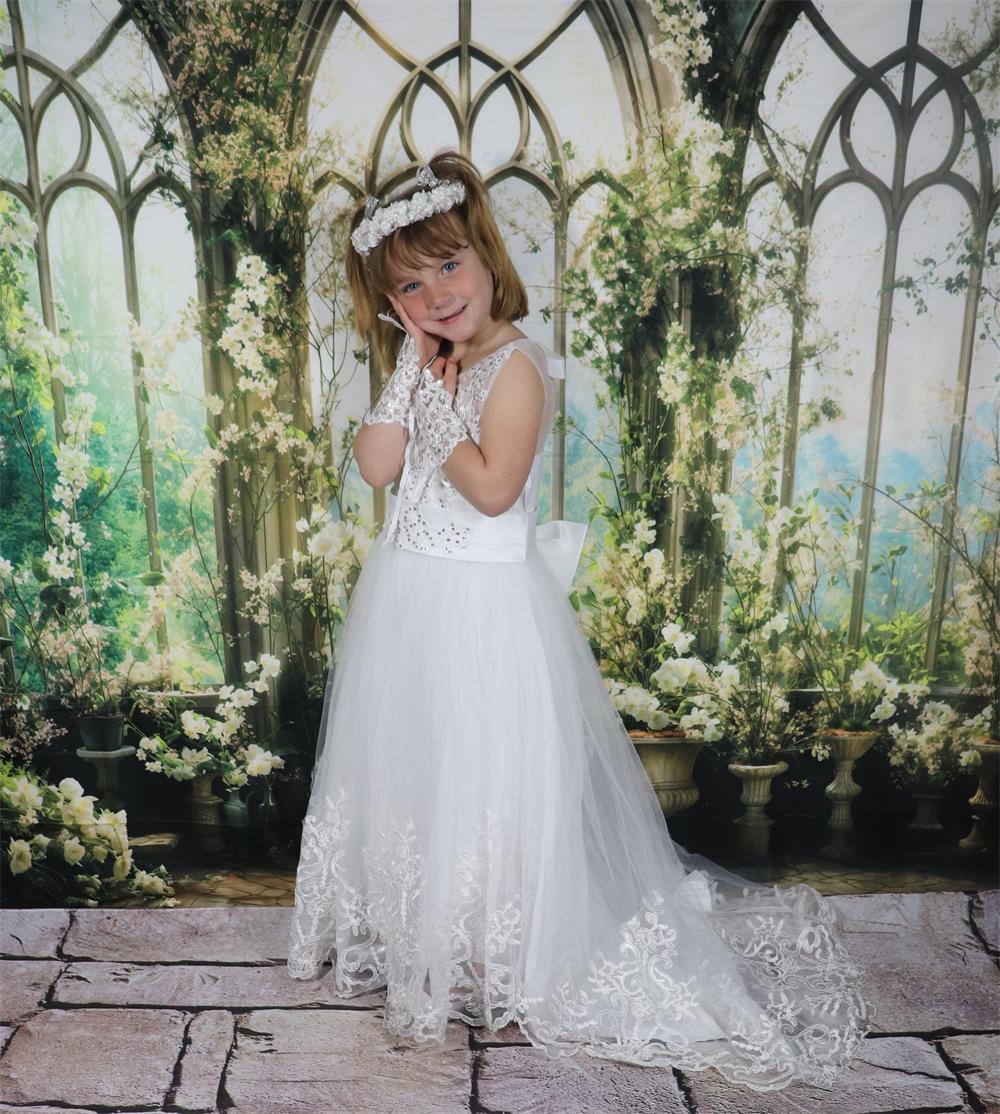 Flores de primavera en la ventana de la habitación fondo diseñado por Chain Photography