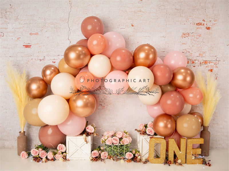Vibes de otoño en rosas para el cumpleaños de Kate: globos, smash cake y fondo para fotografía diseñado por Jenna Onyia