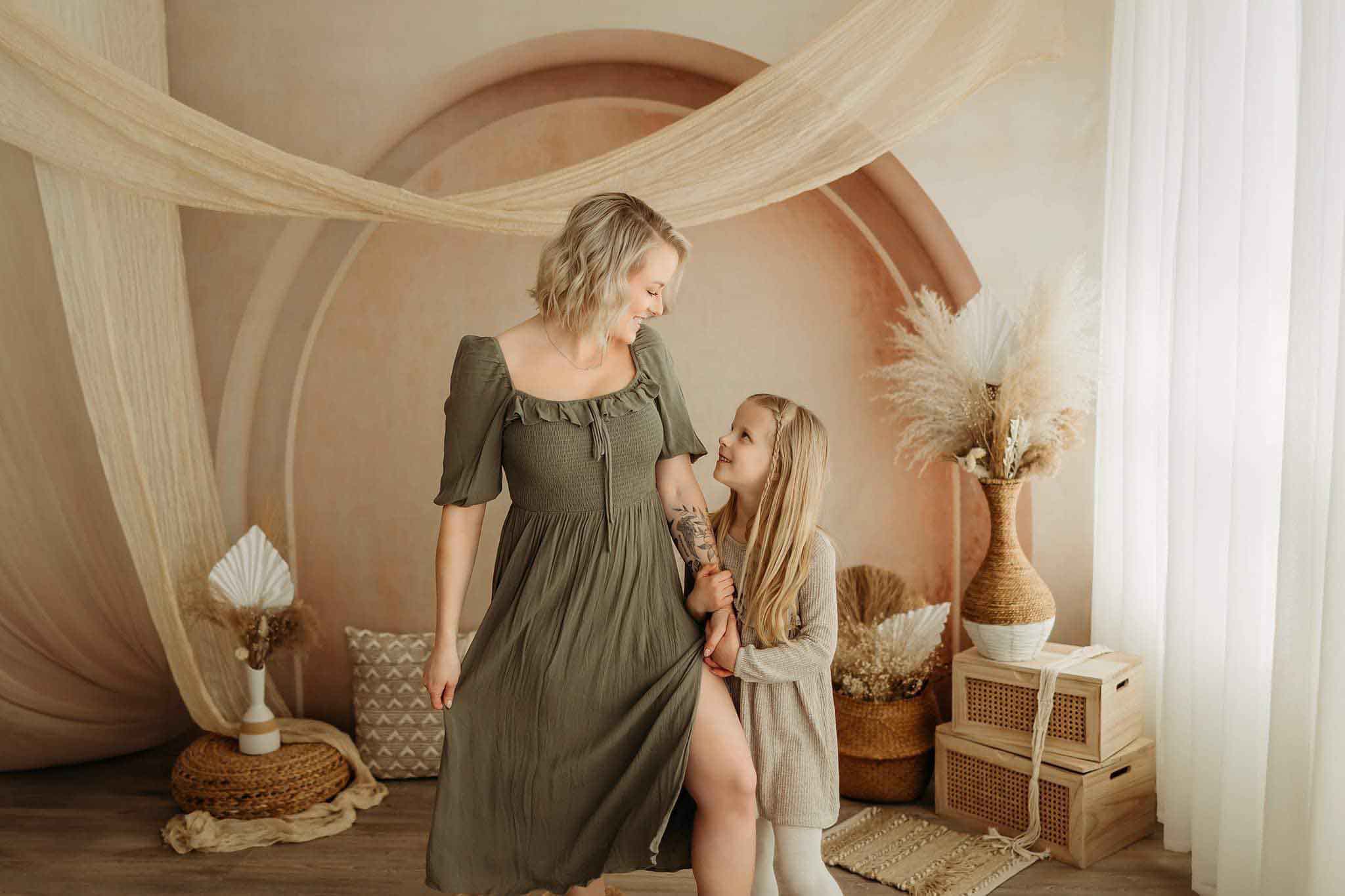 Kate Boho Art Arch Wall Backdrop Designed by Kate Image(note:with a little reddish brown)