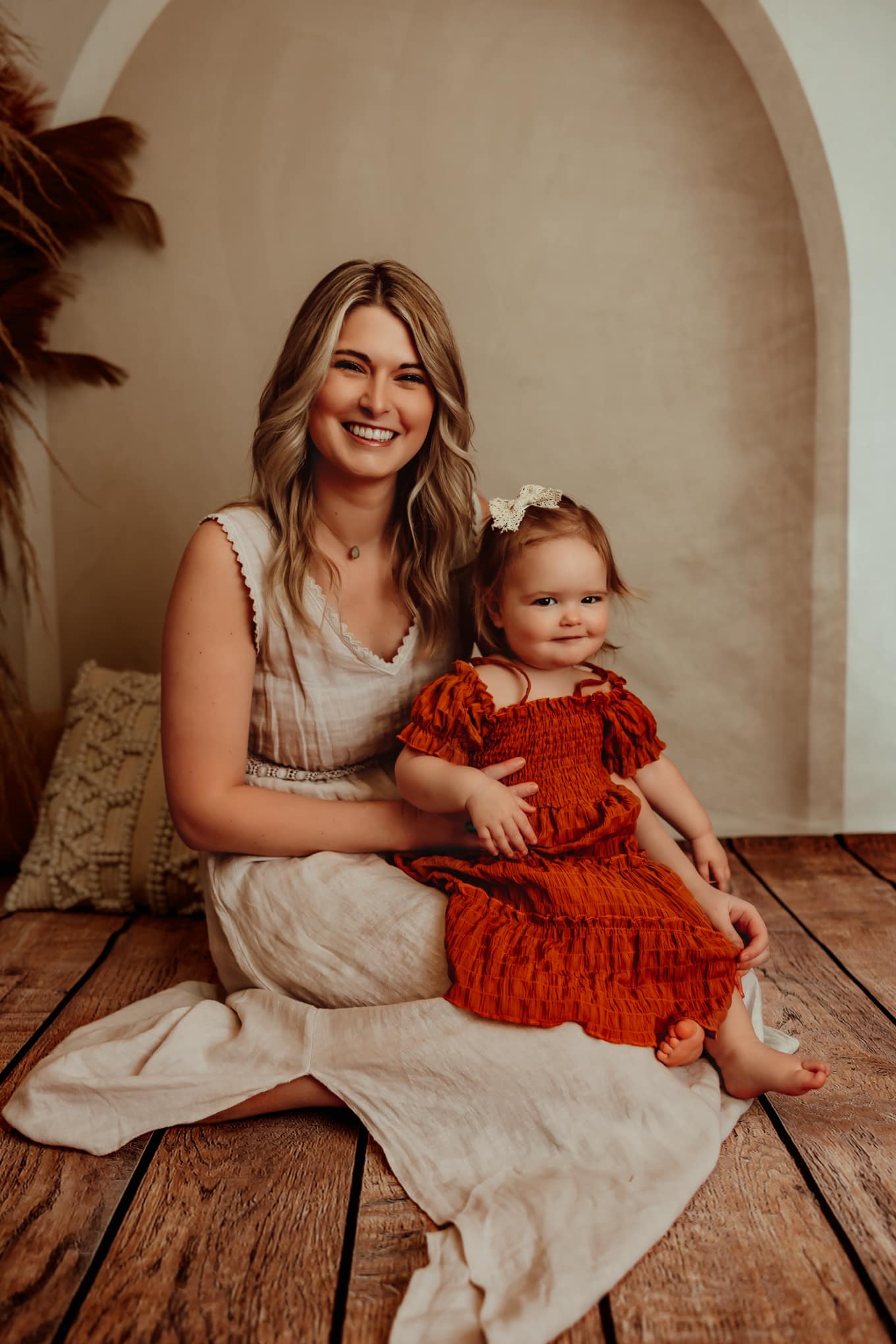 Witte kunstarchmuurachtergrond ontworpen door Kate afbeelding