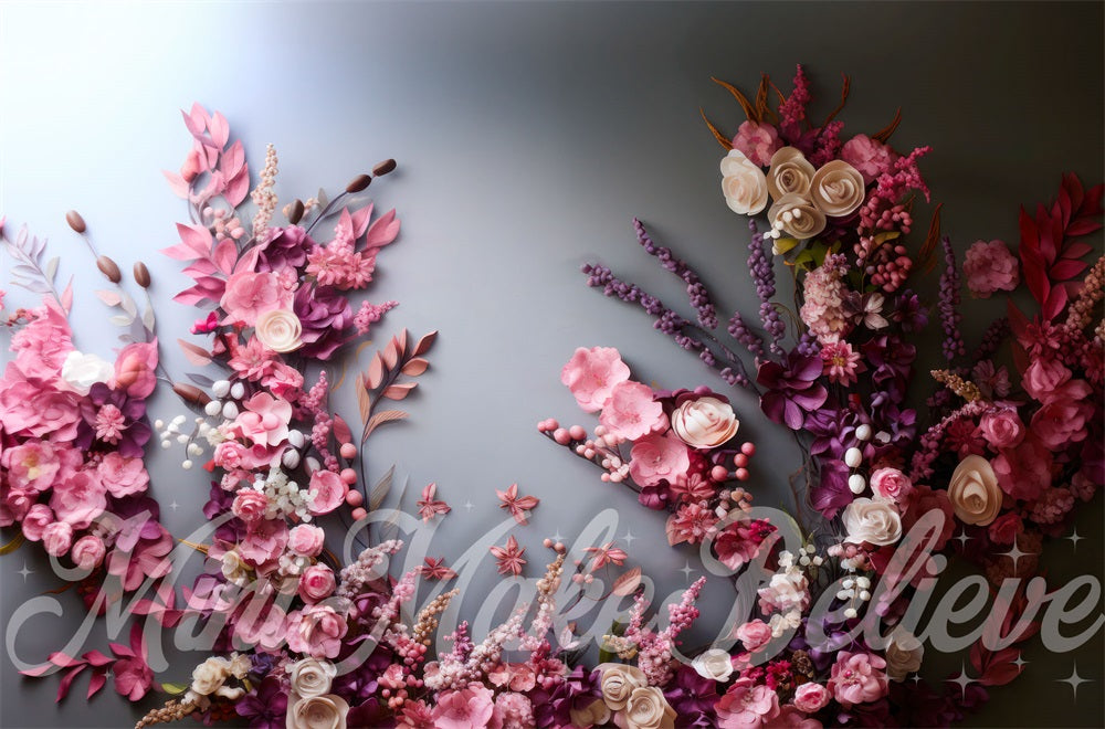 Sfondo murale floreale rosa per interni progettato da Mini MakeBelieve