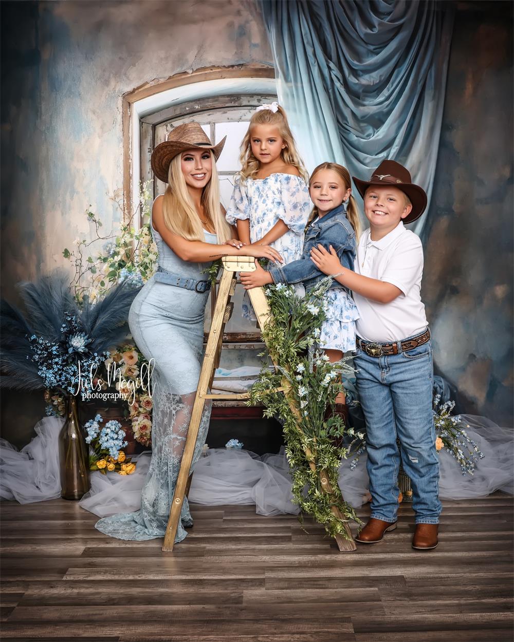 Voorjaar Blauwe Gordijnen Bloemen Vensters Kamer Foto Achtergrond Ontworpen door Emetselch