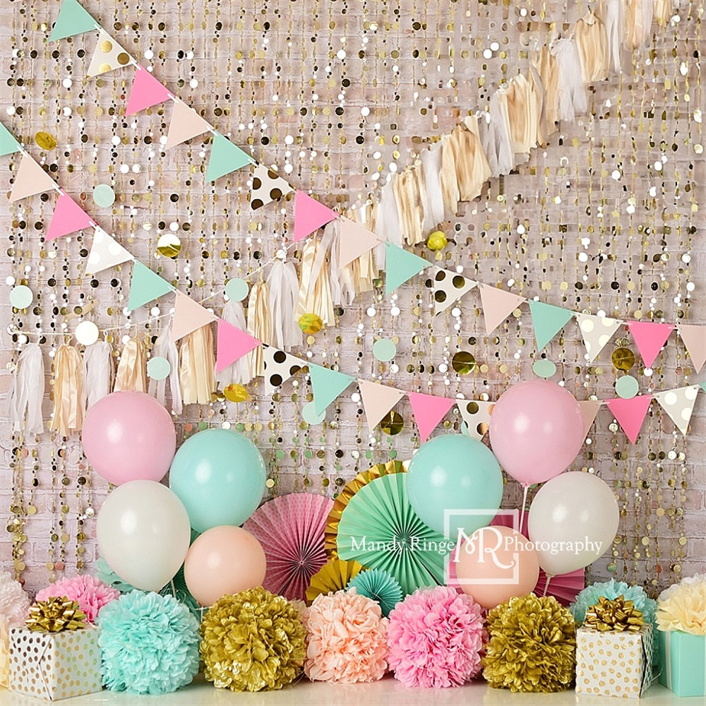 Roze, Blauw, Perzik, Goud en Wit Verjaardagsachtergrond Ontworpen door Mandy Ringe Fotografie