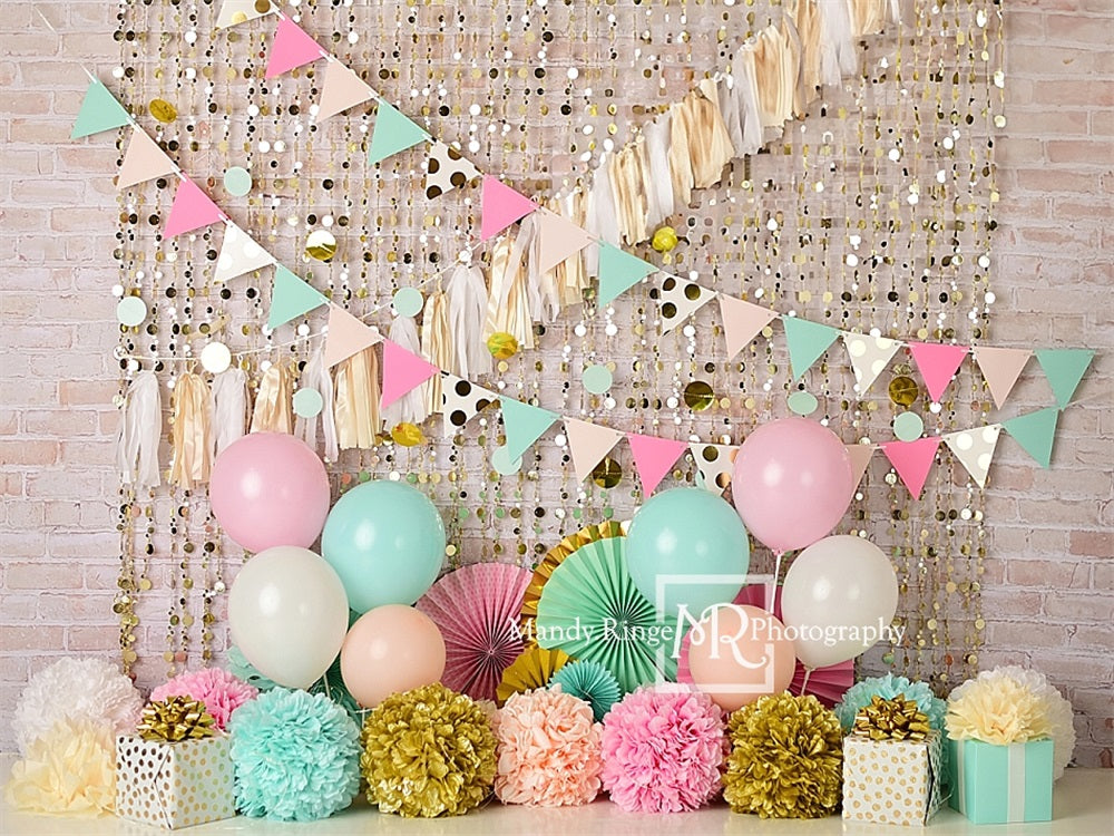 Roze, Blauw, Perzik, Goud en Wit Verjaardagsachtergrond Ontworpen door Mandy Ringe Fotografie