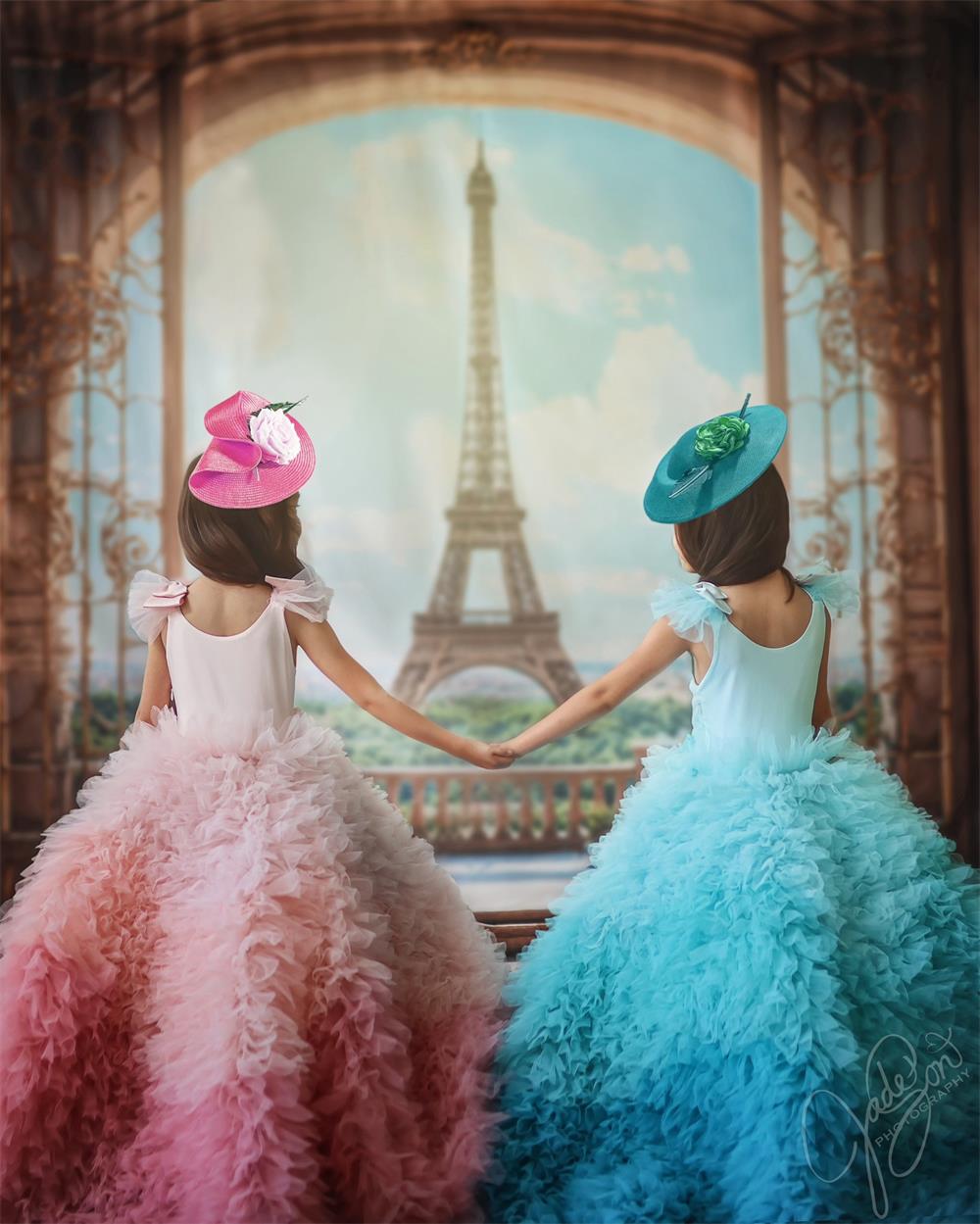 Retro Beige Boog Balkon Blauwe Lucht Witte Wolk Groen Bos Parijse Toren Foto Achtergrond Ontworpen door Emetselch