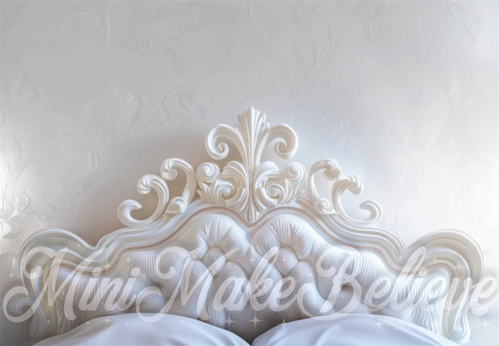 Kerst laaglicht wit vintage sculptuur bloemenwandel met hoofdbord ontworpen door Mini MakeBelieve