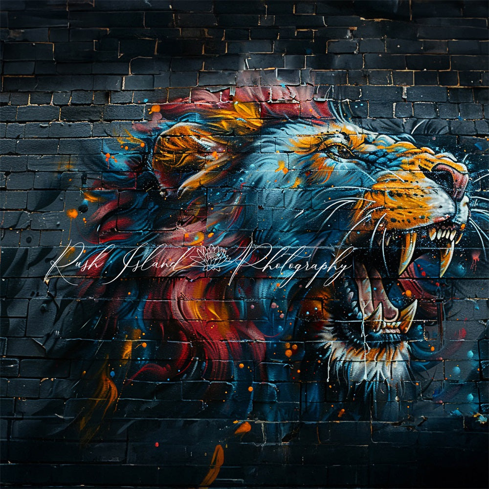 Opera d'arte Graffiti Pittura Leone Feroce Colorato Sfondo Muro di Mattoni Neri Disegnato da Laura Bybee