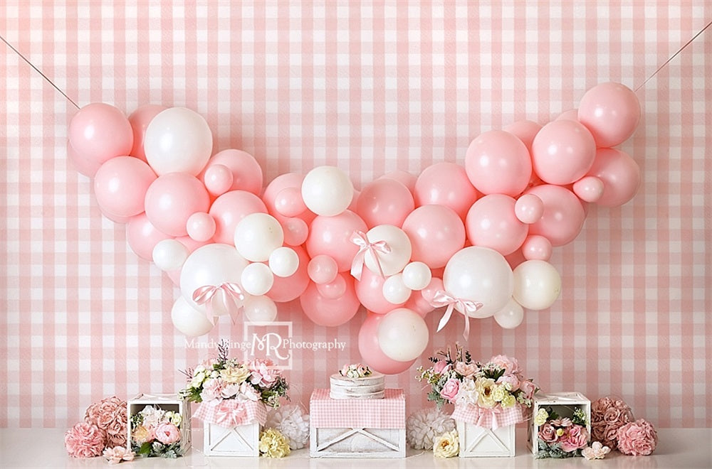 Dolce arte floreale rosa e bianca con fiocco a palloncino plaid sfondo per parete progettato da Mandy Ringe Photography